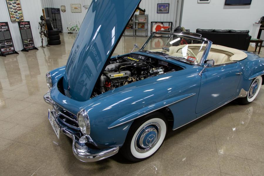 Моторный отсек Mercedes-Benz 190 SL (Bm.121.042) 1962 года  (фото 118 из 175)
